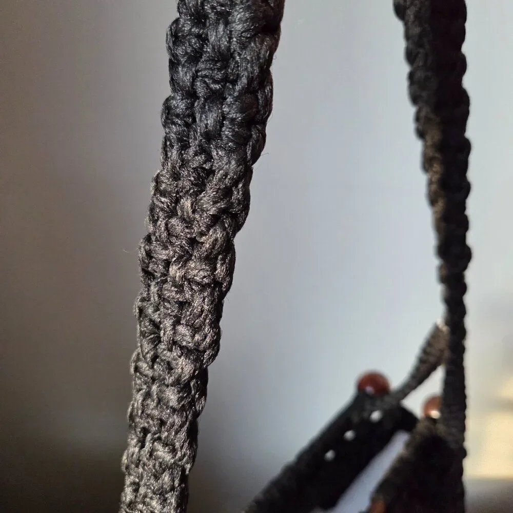 BEAUTIFUL VINTAGE BLACK THICK BRAIDED /WOOVEN BAG LARGE